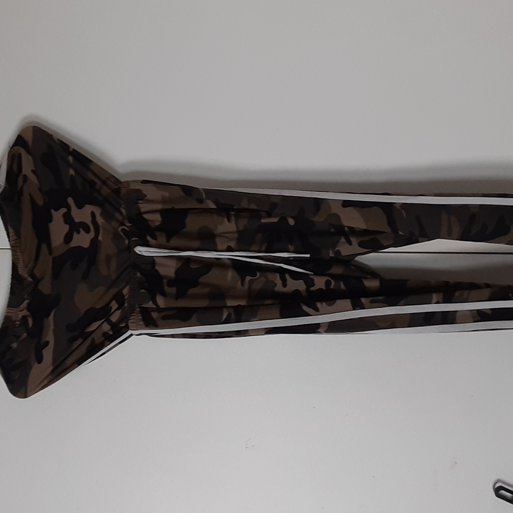 Dont know the brand, no tag